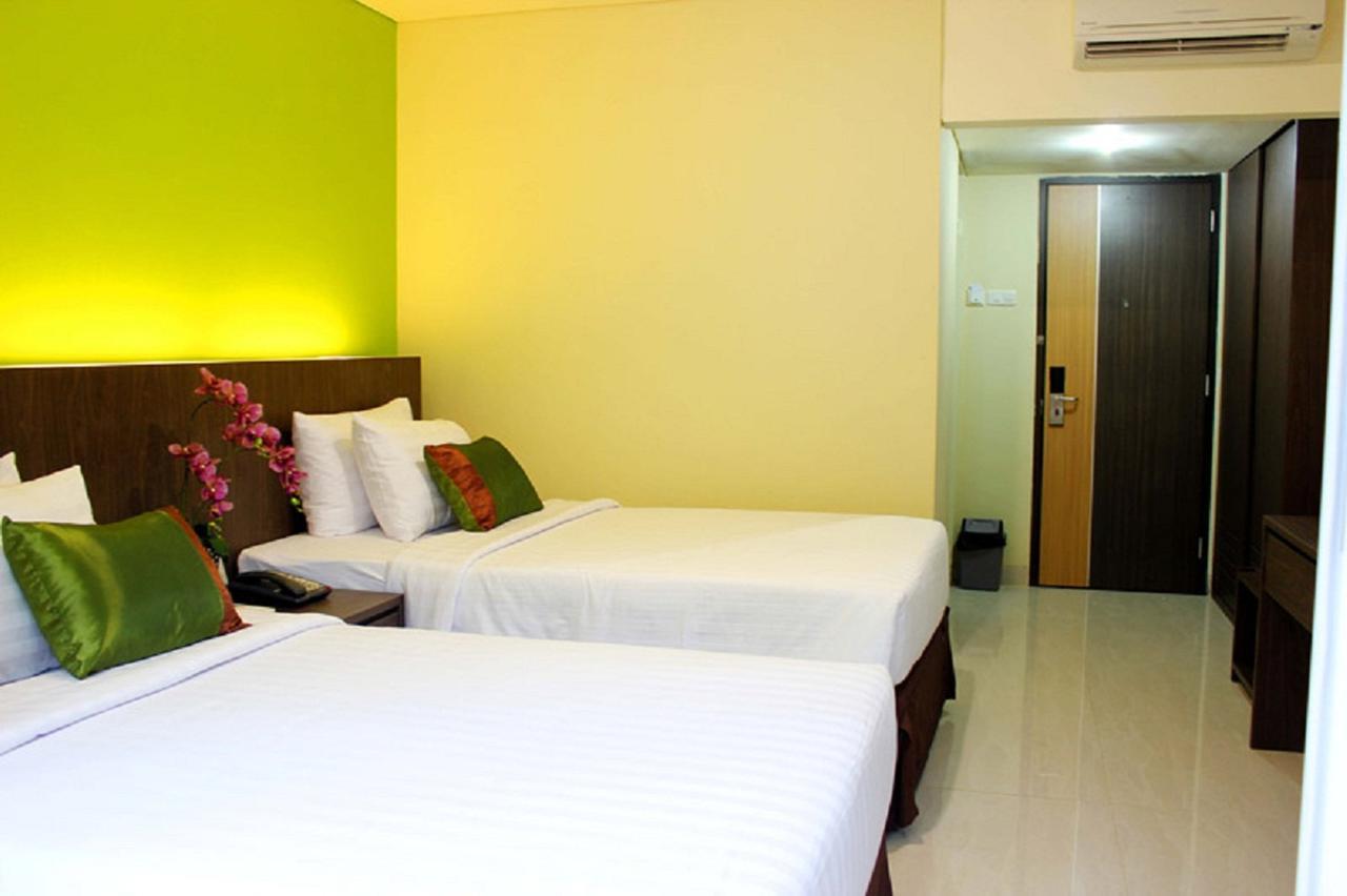 Bali De Anyer Hotel & Restaurant Exteriör bild